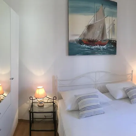 Eastern Paradise Apartment *